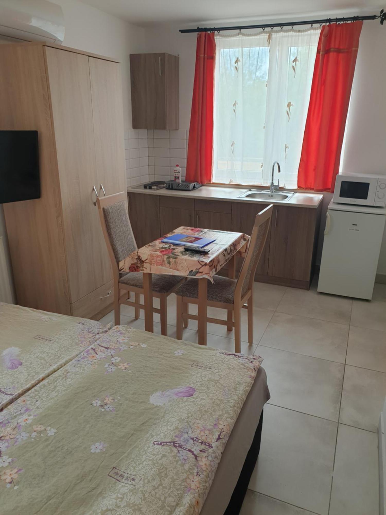 Anita Apartman Sopron Luaran gambar